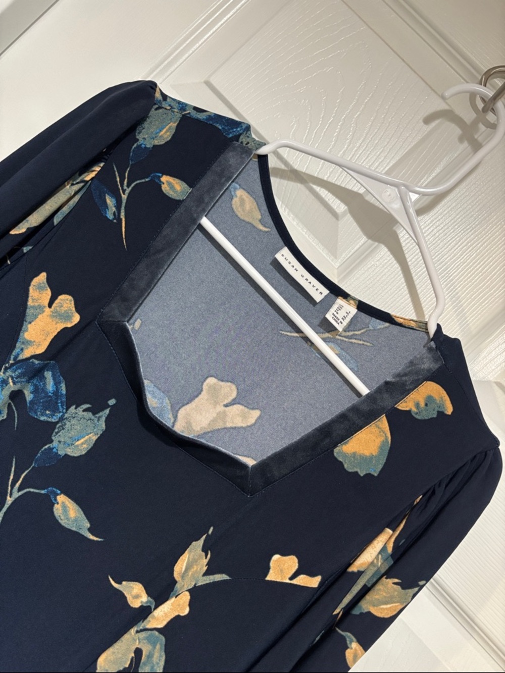 SUSAN GRAVER Liquid Knit Floral Navy Blue Dress w/Lace Detail at Sleeves